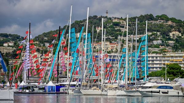 Cannes Yachting Festival in Port Canto (8).jpg