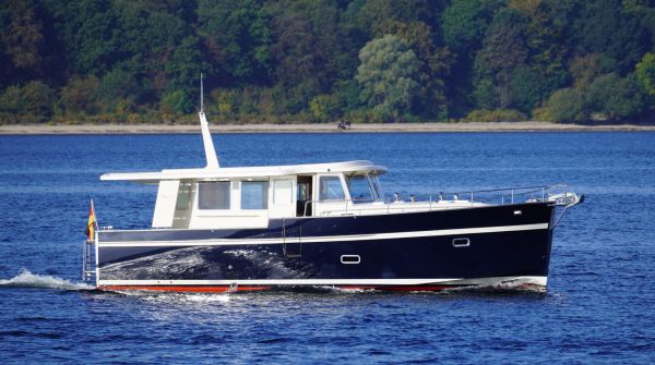 Gebrauchtboot RHEA 36 zu verkaufen (5).jpg