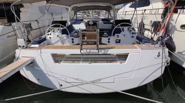 used Beneteau Oceanis 55.1 for sale (12).jpg