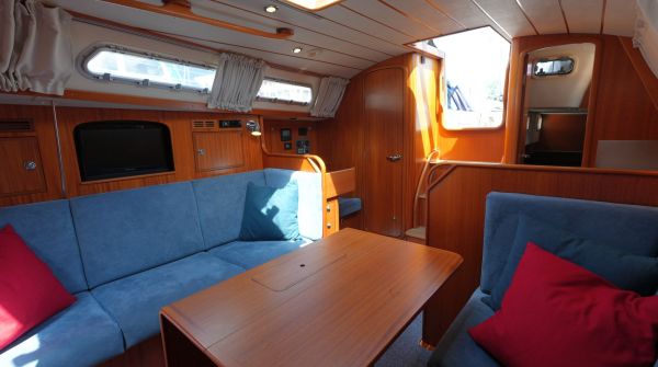 Used Hallberg-Rassy 342 for sale (2).jpg