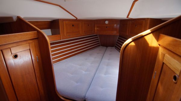 Comfortina38_int_frontcabin.jpg