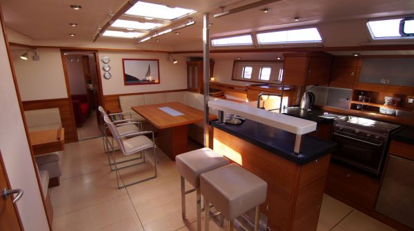 used Hanse 630e for sale (9).jpg