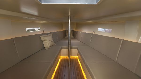 Saffier SE 33 Lounge-Version mit Lederpolstern