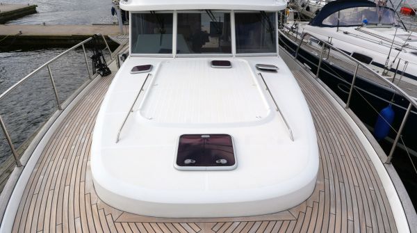 Used Swift Trawler 42 for sale (4).jpg