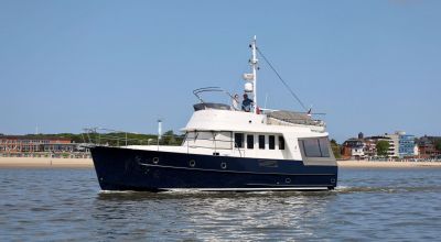 BÉNÉTEAU Swift Trawler 42