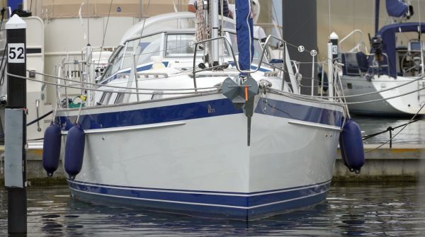 used Hallberg-Rassy 372 for sale (1).jpg