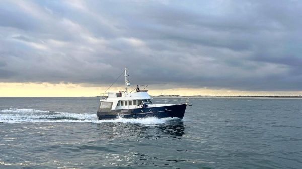 Swift Trawler 42 cruising.jpg