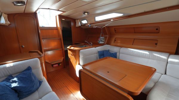 used Grand Soleil 38 for sale (5).jpg