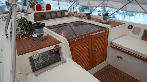 used Tayana 55 for sale (1).jpg