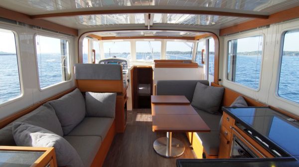 gebrauchter RHEA Trawler 36 Sedan (4).jpg