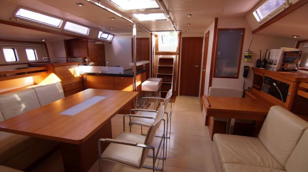 used Hanse 630e for sale (10).jpg