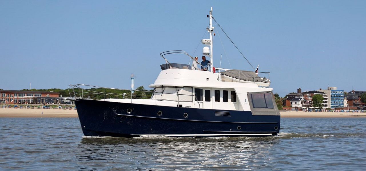 BÉNÉTEAU Swift Trawler 42